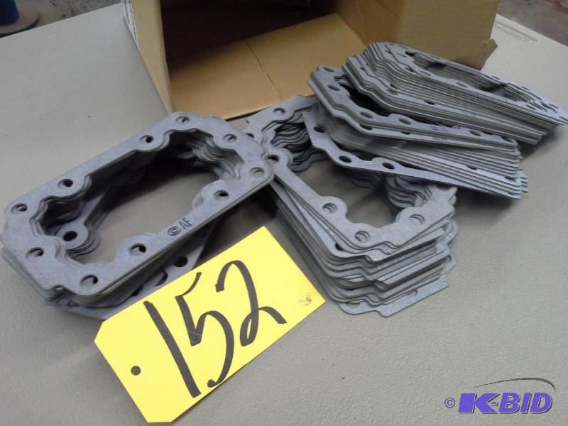 (QTY 100) GASKET TRANSMISSION PTO  B400 GILLIG LOW FLOOR  23048037