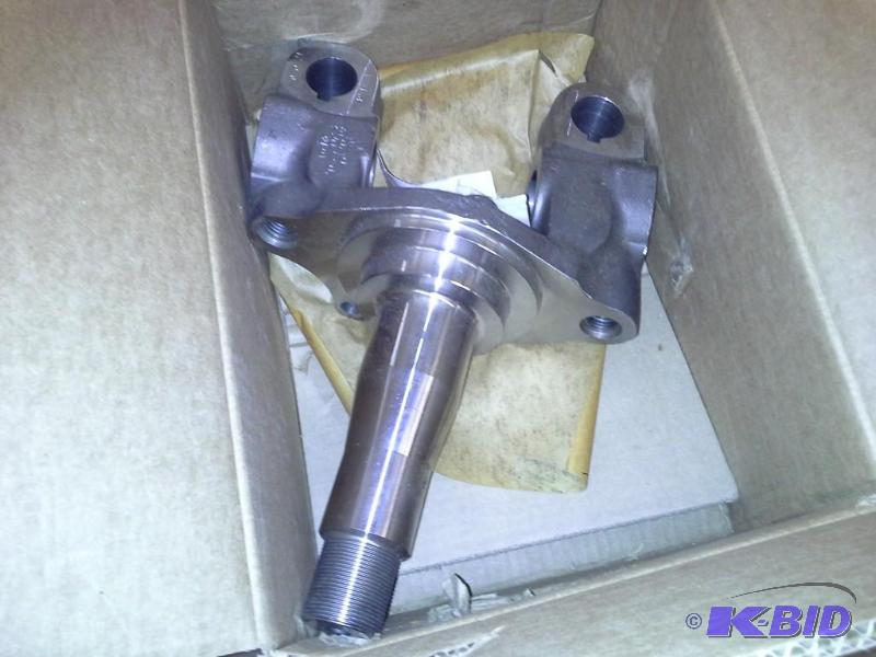 KNUCKLE LEFT ASSY. GILLIG 82-08204-001