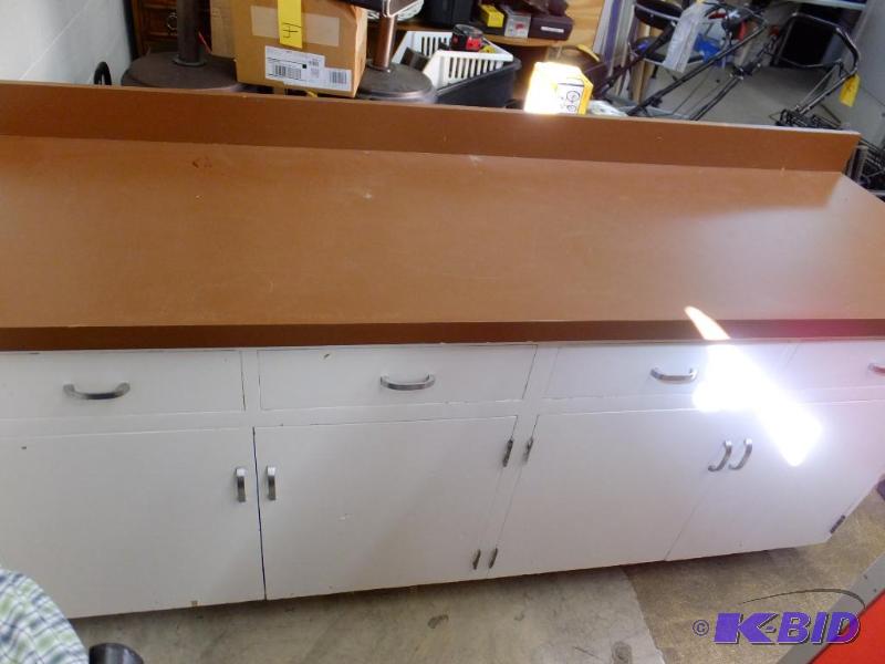 lot 12 image: Cabinet