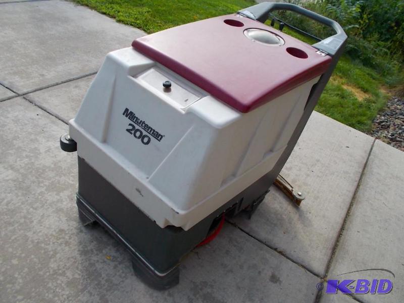 lot 3 image: Floor Scrubber