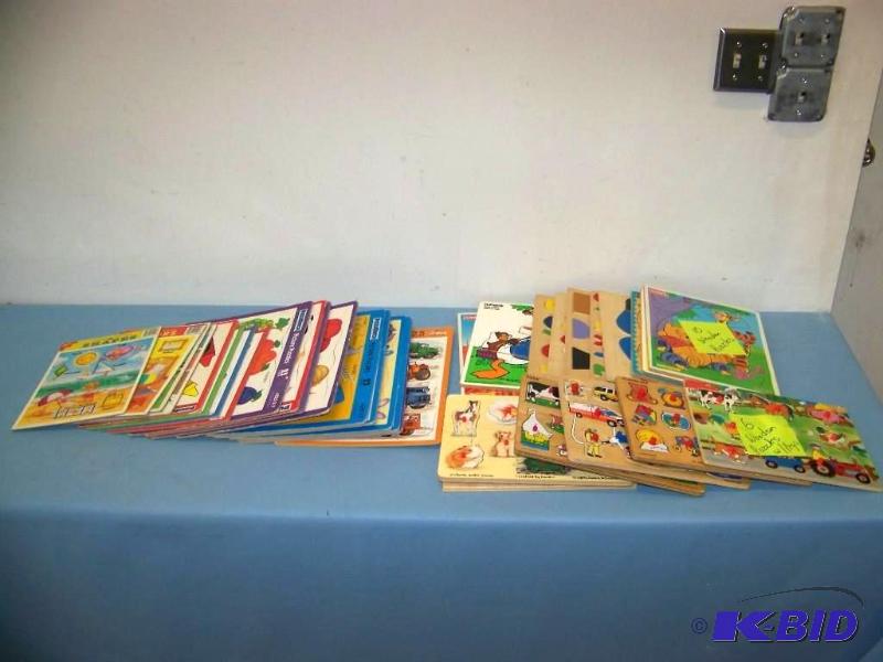 lot 32 image: Wooden and Cardboard Puzzles