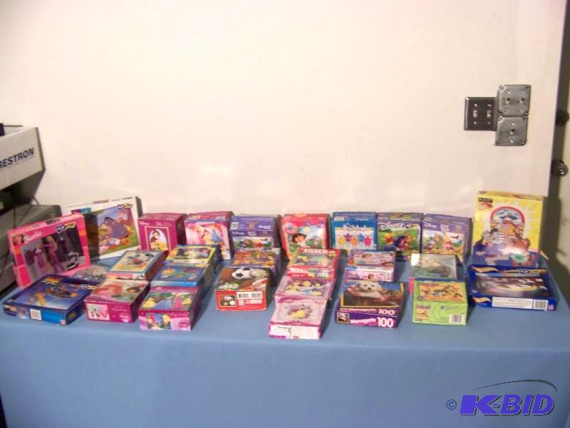 lot 41 image: Kids Puzzles