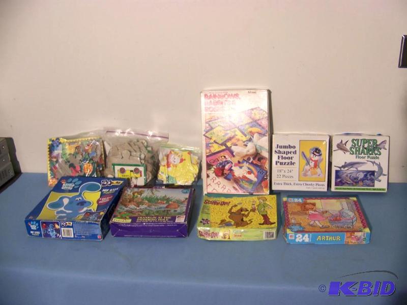 lot 42 image: Kids FloorLarge Puzzles