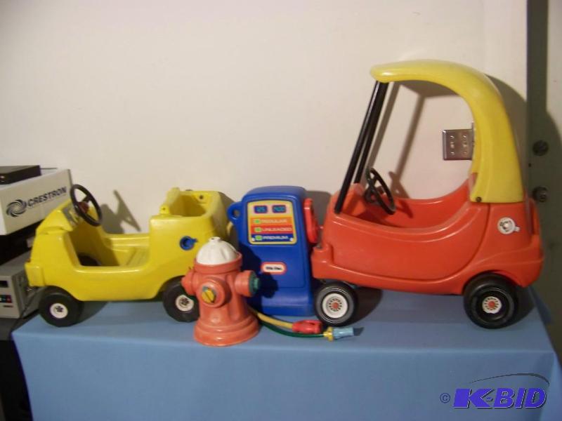 lot 55 image: Plastic Kid Cars and Accessories