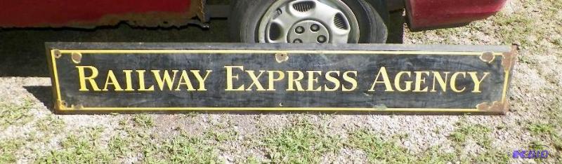 lot 1 image: Antique Porcelain Railway Express Agency Sign