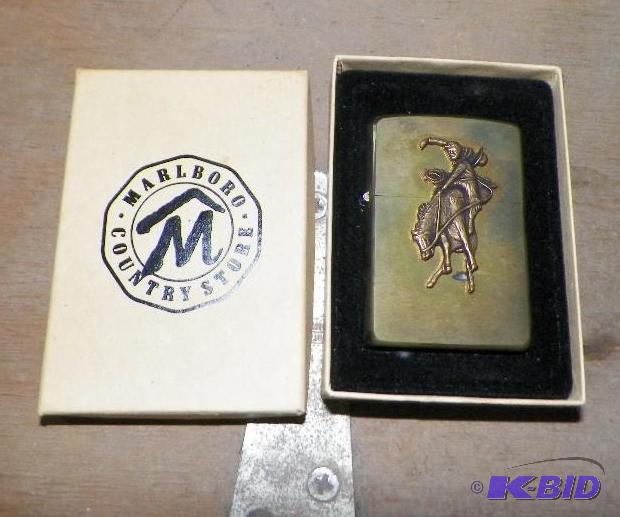 lot 109 image: MARLBORO LIGHTER- NEVER USED