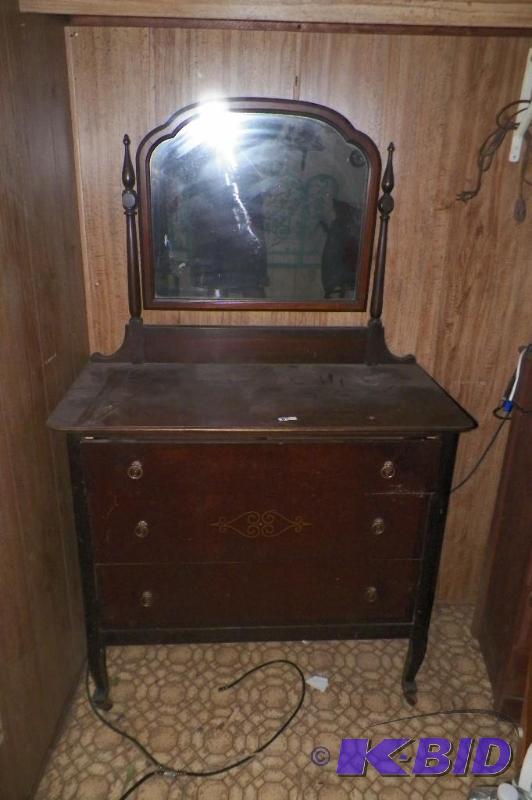 lot 113 image: Antique Dresser with Mirror
