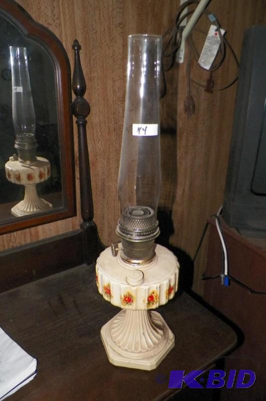 lot 114 image: ANTIQUE ALLADDIN LAMP