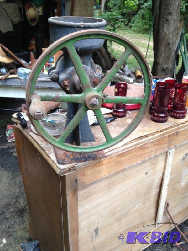 lot 117 image: Old grinder with wheel