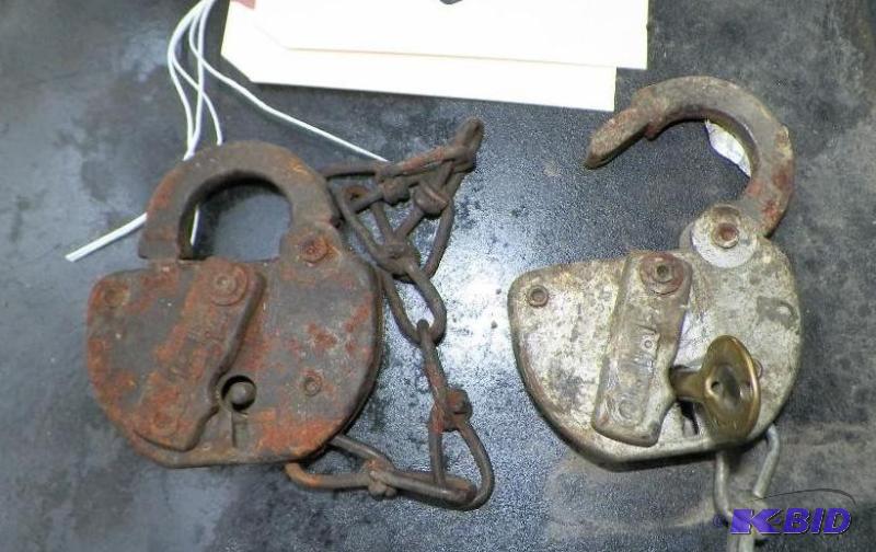 lot 15 image: Chicago St. Paul Minneapolis & Omaha Rail Yard Locks with Key