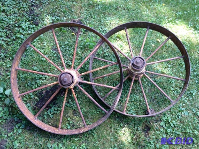 lot 198 image: 2 30 INCH BUGGY WHEELS
