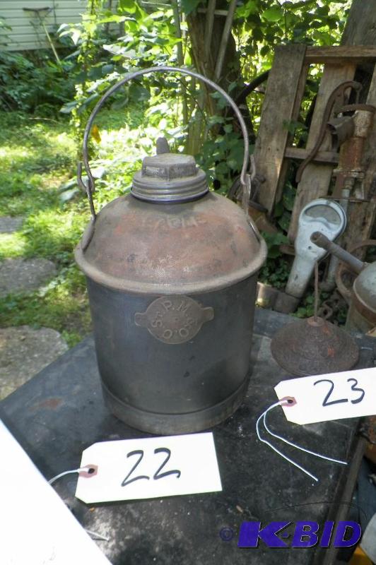 lot 22 image: Oil Can from St. Paul Minneapolis & Omaha Rail Yard
