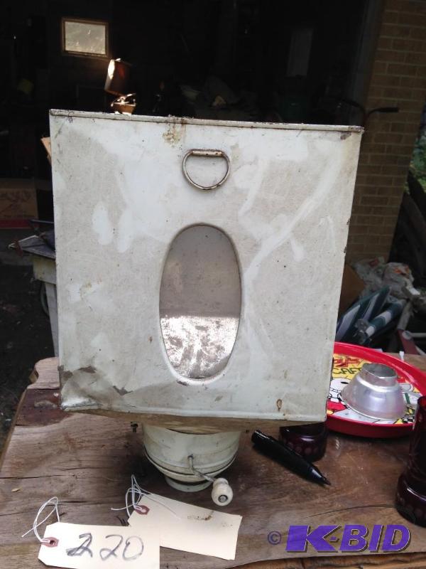 lot 220 image: HOOSIER FLOUR SIFTER - VERY NICE ITEM