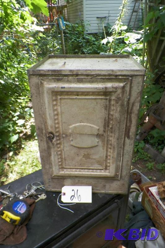 lot 26 image: Bread Safe by Home Comfort