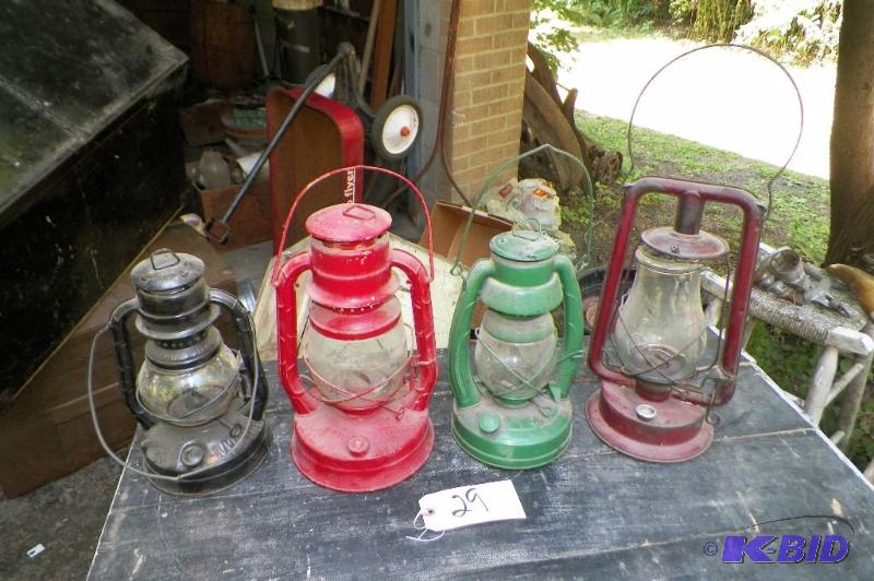 lot 29 image: 4 oil lanterns