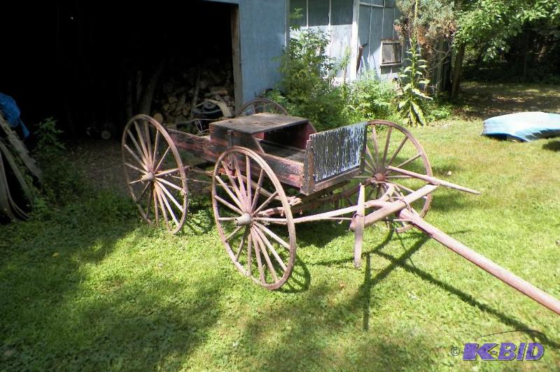 lot 3 image: Antique Buggy