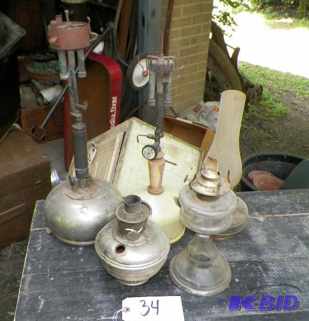 lot 34 image: 5 Antique Lamps