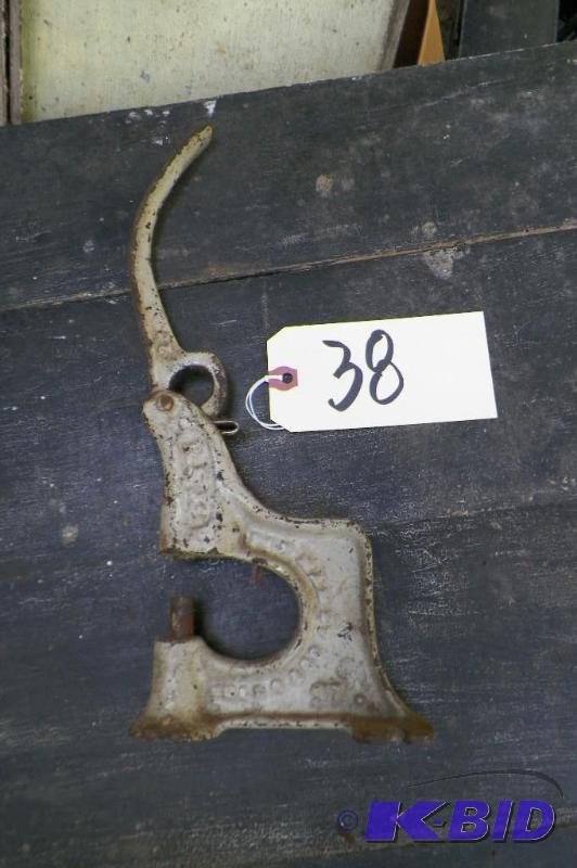 lot 38 image: Document seal press- works- no seal