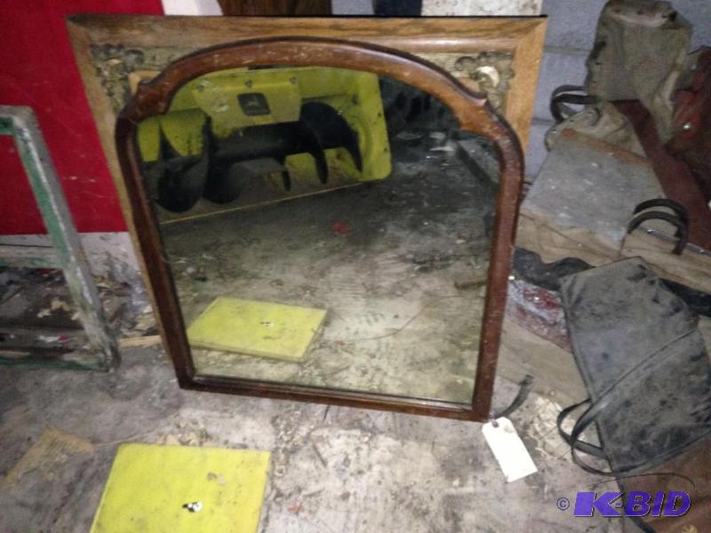 lot 58 image: ANTIQUE MIRROR