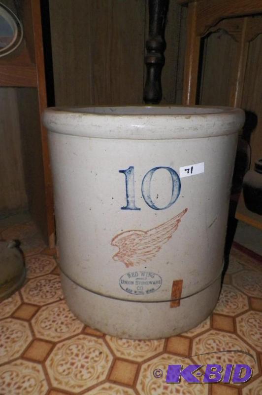 lot 71 image: RED WING 10 GALLON CROCK CRACK ON BACK