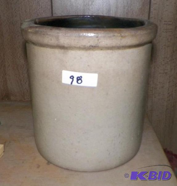 lot 98 image: SALT GLAZE SMALL CHIP ON BACK