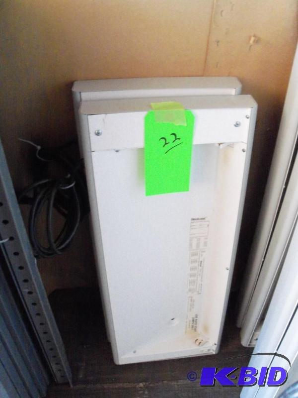 FLORESCENT LIGHT 28&quot LONG, NO BULB...
