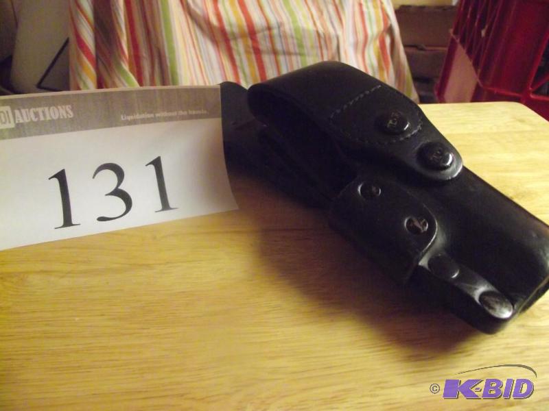 lot 131 image: AKAH Leather holster made in Germany Model 6-...