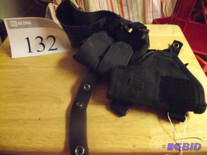 lot 132 image: Shoulder holster with double magazine pouch m...