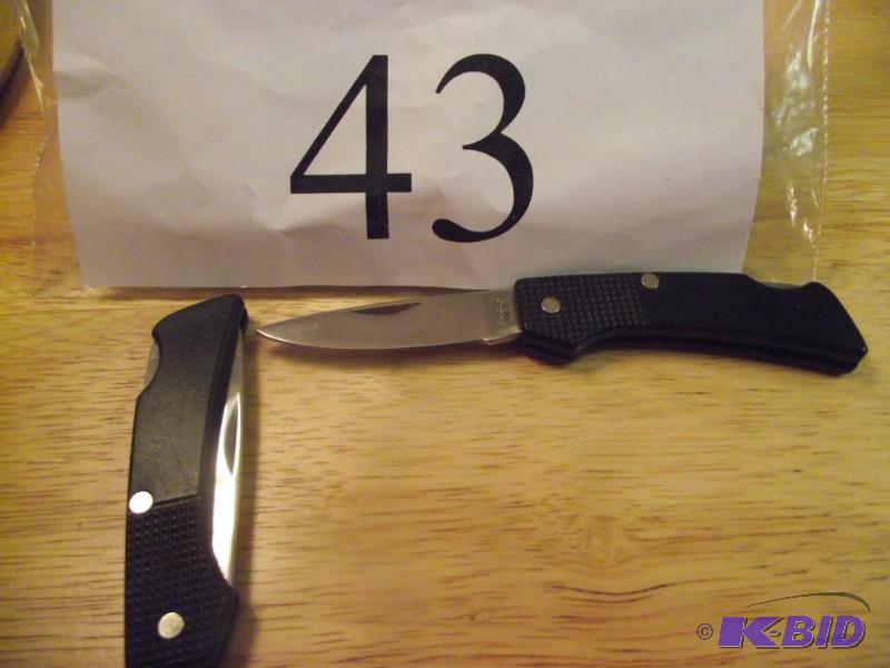 lot 43 image: Ka-Bar 2784 lock blad folder 2 pieces...