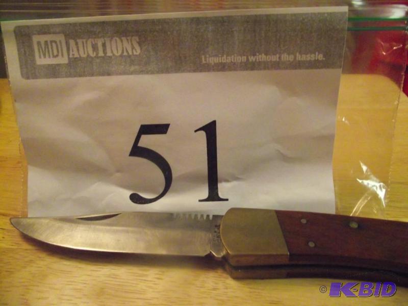 lot 51 image: Ka-Bar 1189 folding lockblade...