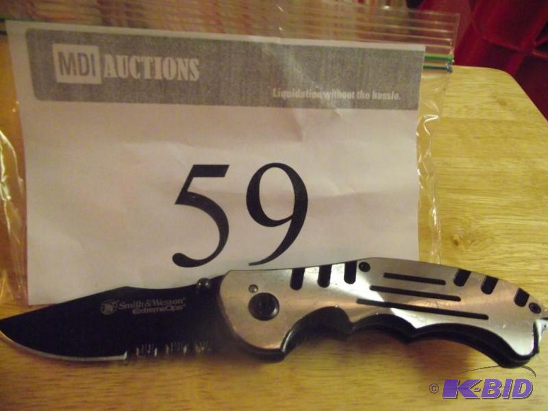 lot 59 image: Smith & Wesson Extreme Ops folding lockbl...