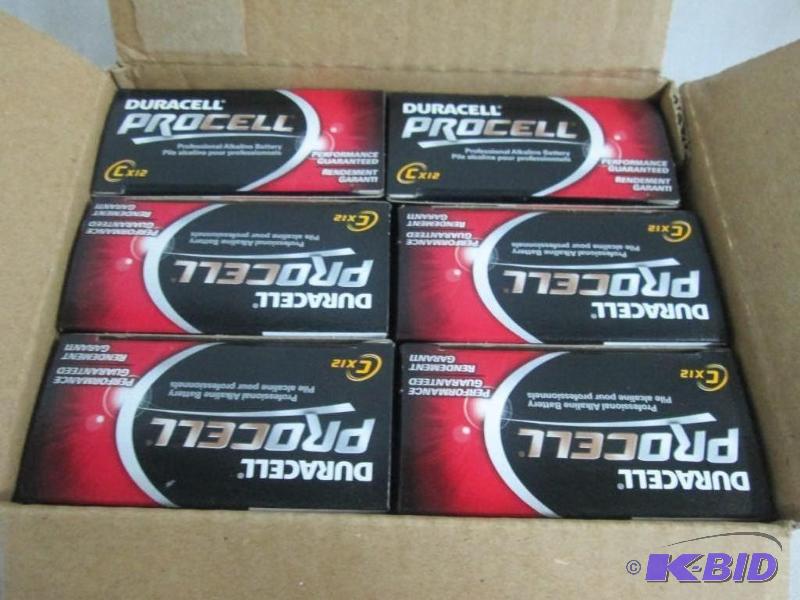 lot 19 image: Box of Duracell Procell C Batteries