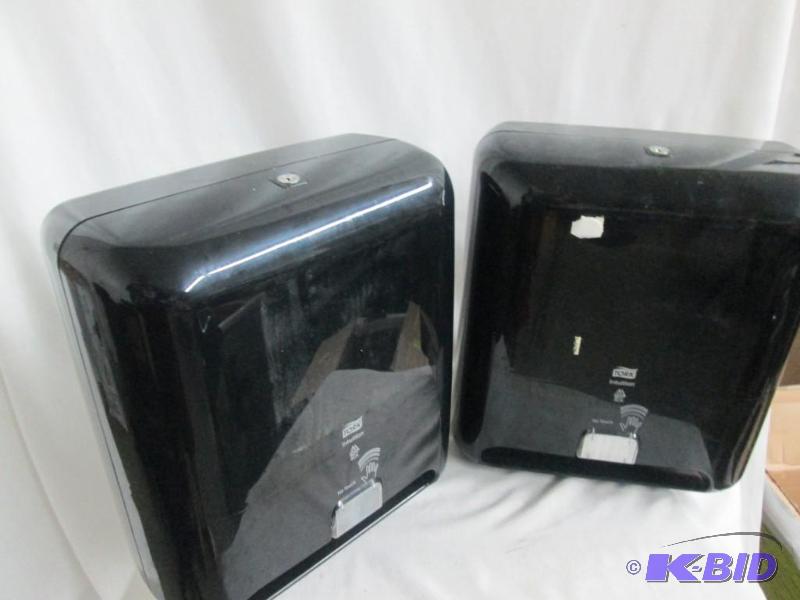 lot 38 image: 2 - Marathon Automatic Towel Dispensers