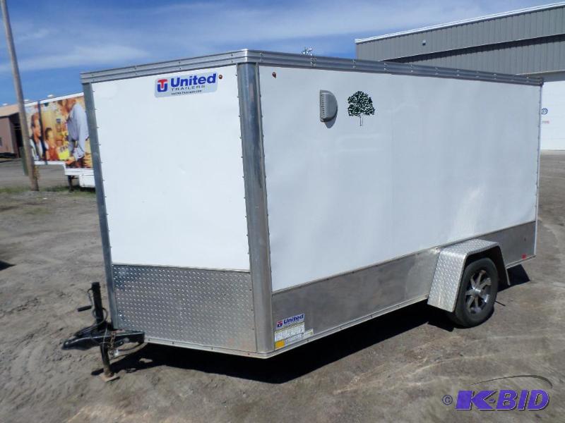 lot 2 image: 2010 United Single Axle V-Front Enclosed Trai...