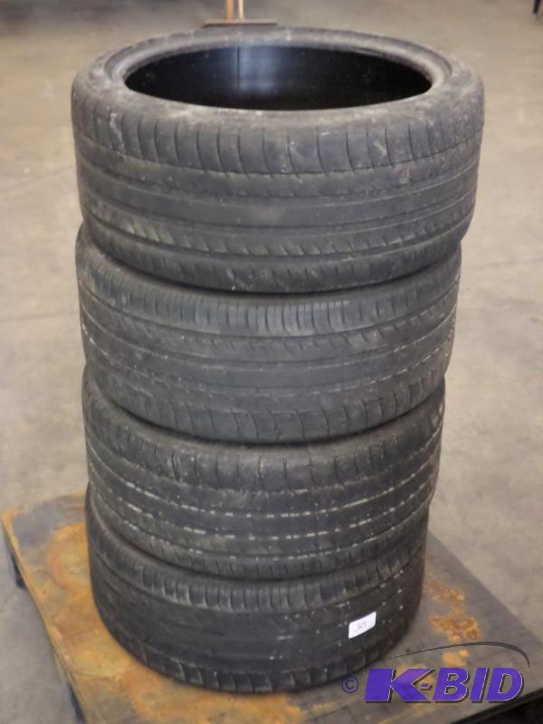lot 30 image: (4) Used Michelin 2553519 Tires...