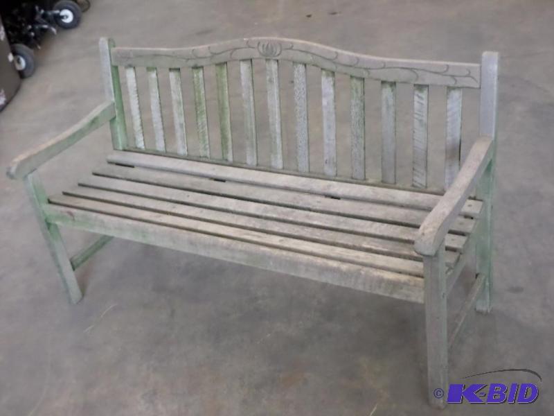 lot 35 image: Vintage 6ft Wooden Bench...