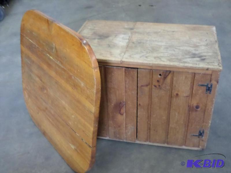 lot 39 image: Vintage Solid Wood Table Top & Vintage 24...