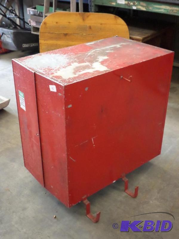 lot 40 image: Industrial 20&quotx36&quotx42" Lockabl...