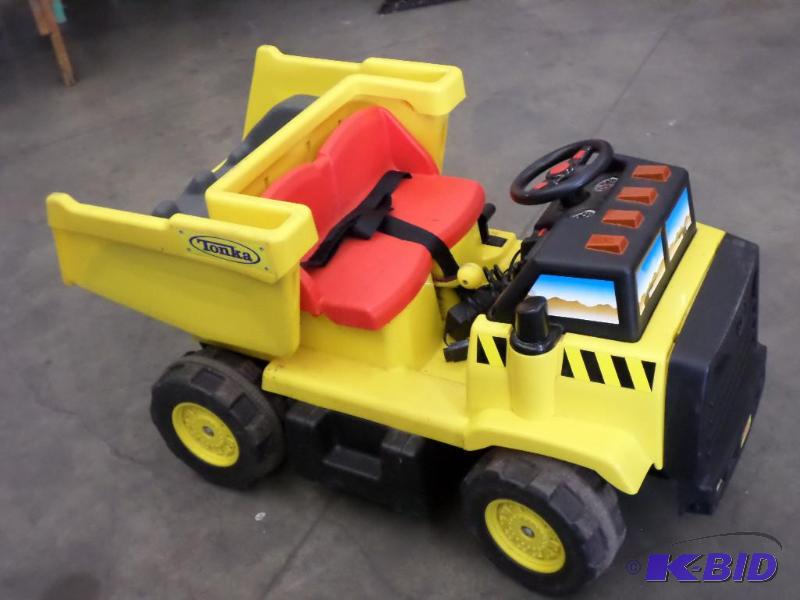 lot 57 image: Tonka Electric Dump Truck, 2-Seater, Charger ...