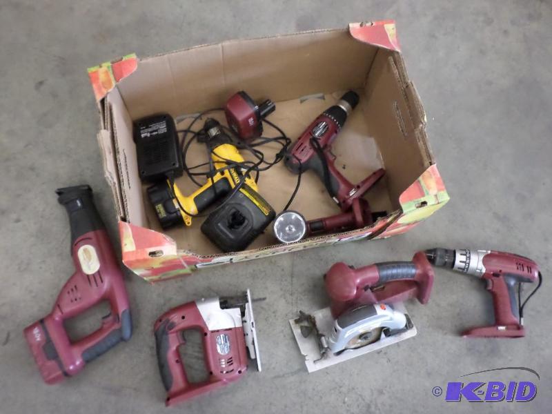 lot 60 image: Lot OF Various Cordless Power Tools & Cha...