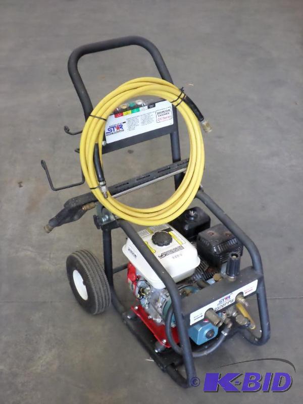 lot 66 image: North Star 2500 PSI Pressure Washer With Hond...