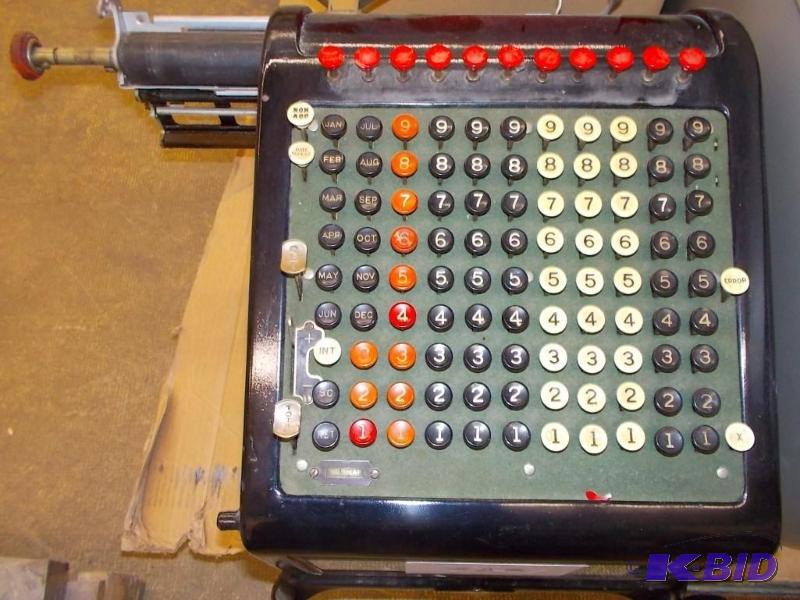 Vintage Hand Crank Calculator
