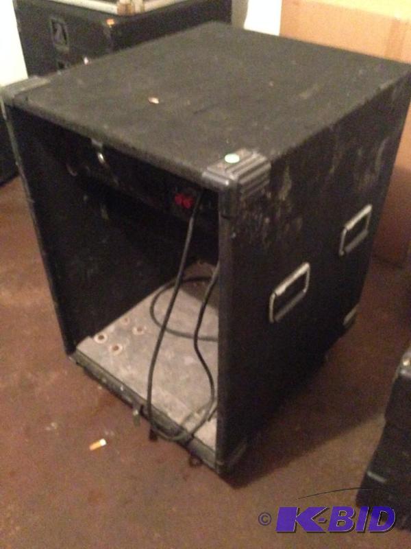 lot 4 image: Rolling Mobile DJ QSC1500 Amplifier CBI prem ...