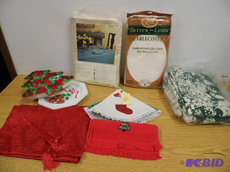 Table Cloths w Misc