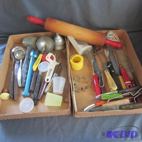 lot 124 image: Kitchen Utensils