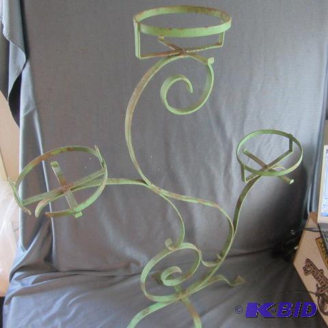 lot 126 image: Metal Plant Stand