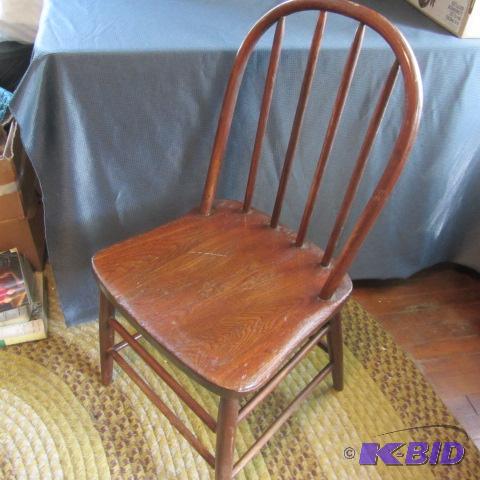 lot 129 image: Bentwood Chairs