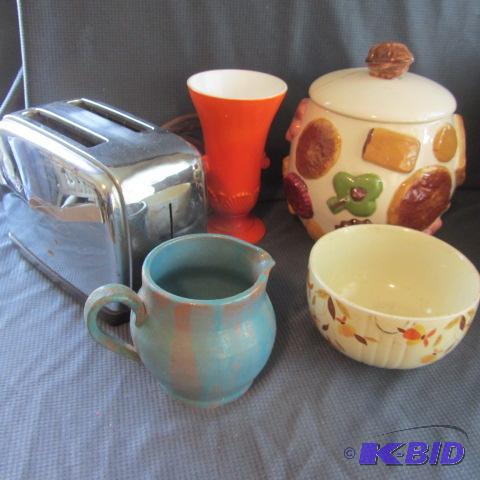 lot 136 image: Jewel Tea, Kitchenwares