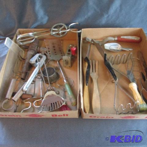 lot 14 image: Vintage Kitchen
