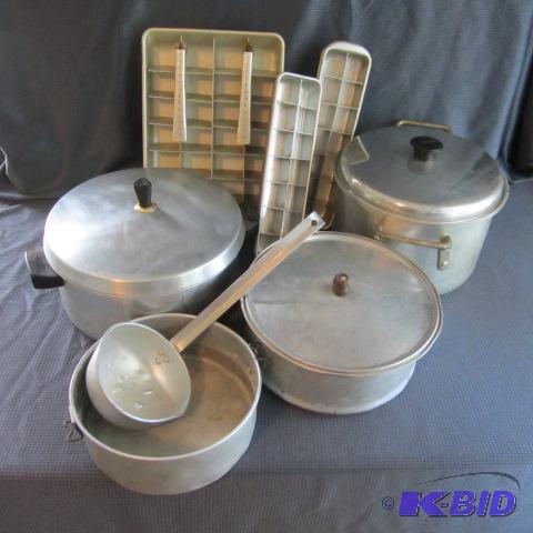 lot 15 image: Aluminum Kitchenwares